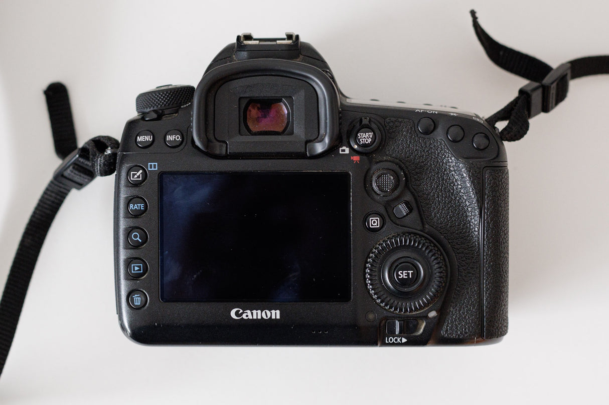 canoneos 5d mark iva33c5a44-9ddb-481e-ae36-7c916643bbab