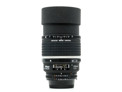 Nikon AF DC Nikkor 135mm f/2D Lens