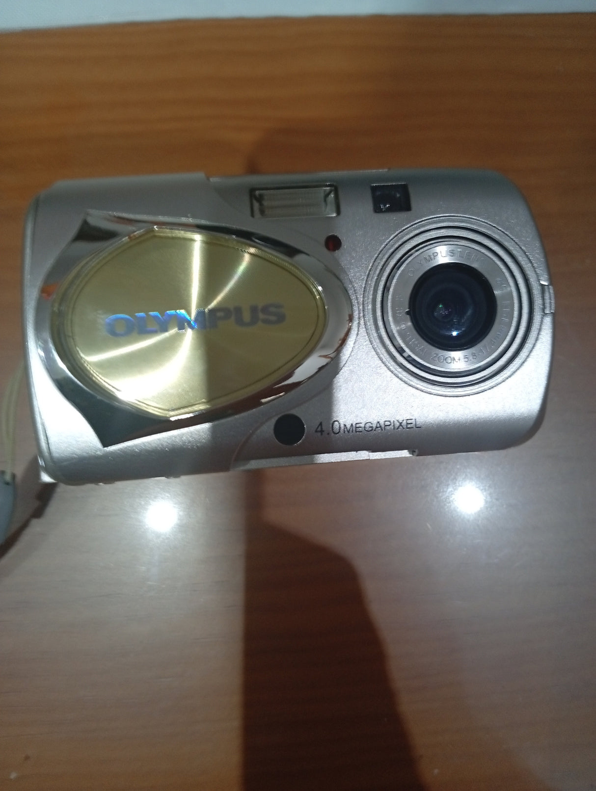 Olympus 4.0 megapixelesb3808ba9-ccf6-4207-8f83-e0f4d93ff0fd