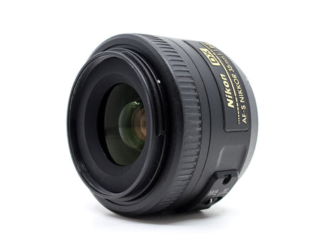 Nikon AF-S DX Nikkor 35mm f/1.8G - segunda mano - excelente estado - detalle 2 de 3 - SKU 3633520 - Camera Market
