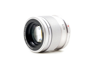 Panasonic Lumix G 42.5mm f/1.7 ASPH Power O.I.S.