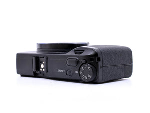 Ricoh GR IIIx - segunda mano - excelente estado - detalle 3 de 4 - SKU 3778918 - Camera Market