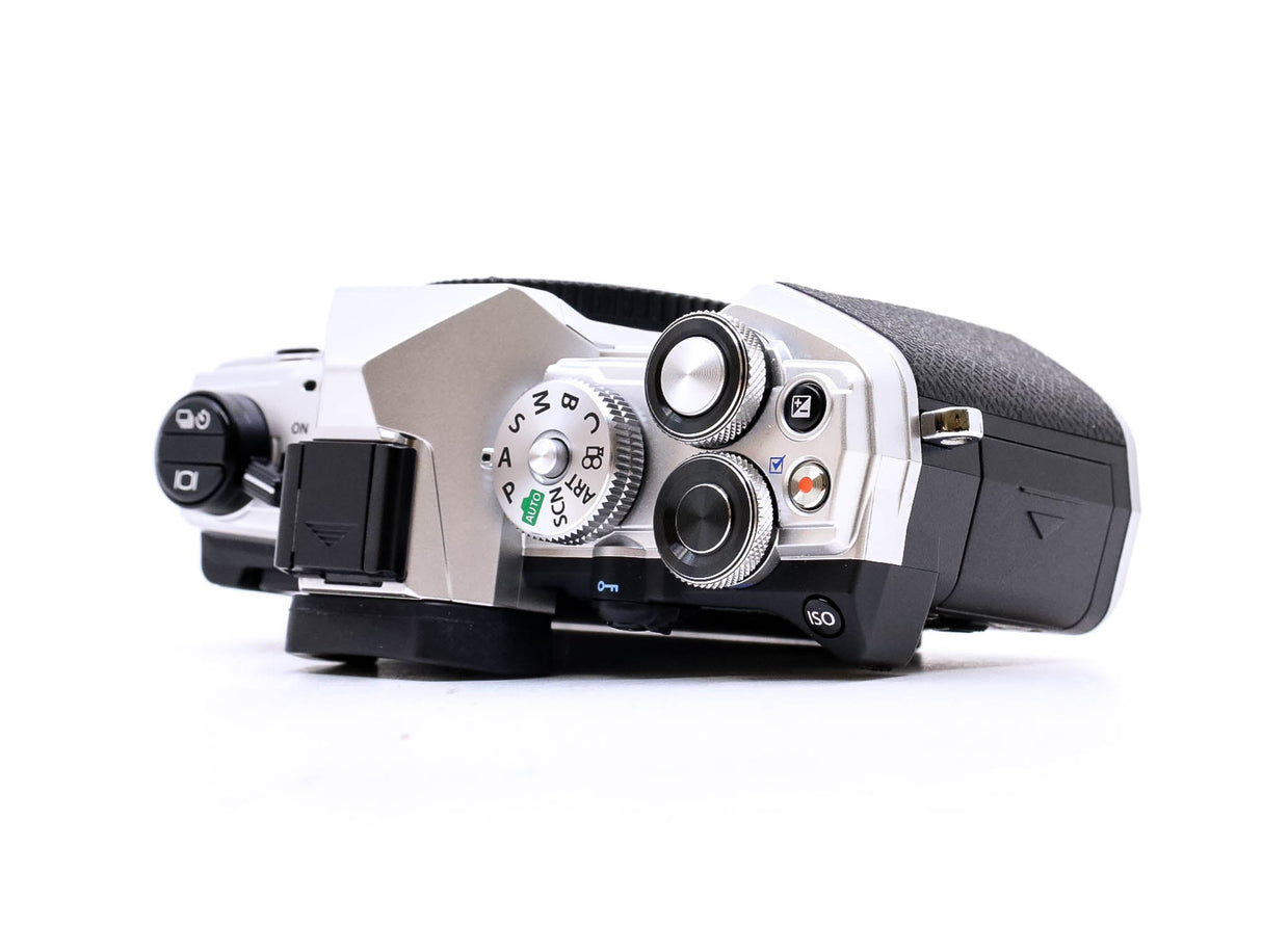 OM SYSTEM OM-5 - segunda mano - excelente estado - detalle 3 de 4 - SKU 3798218 - Camera Market