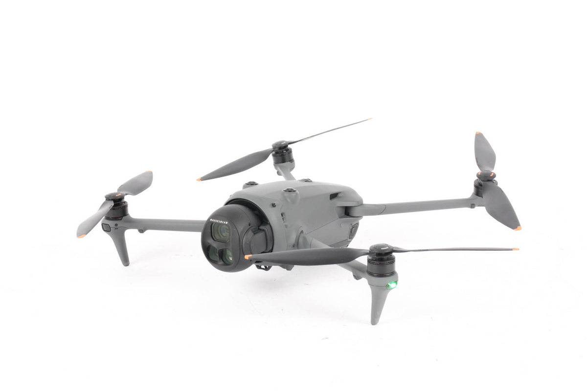DJI Mavic 4 Pro 512GB Creator Combo with RC Pro 2 Controller · hoofdafbeelding