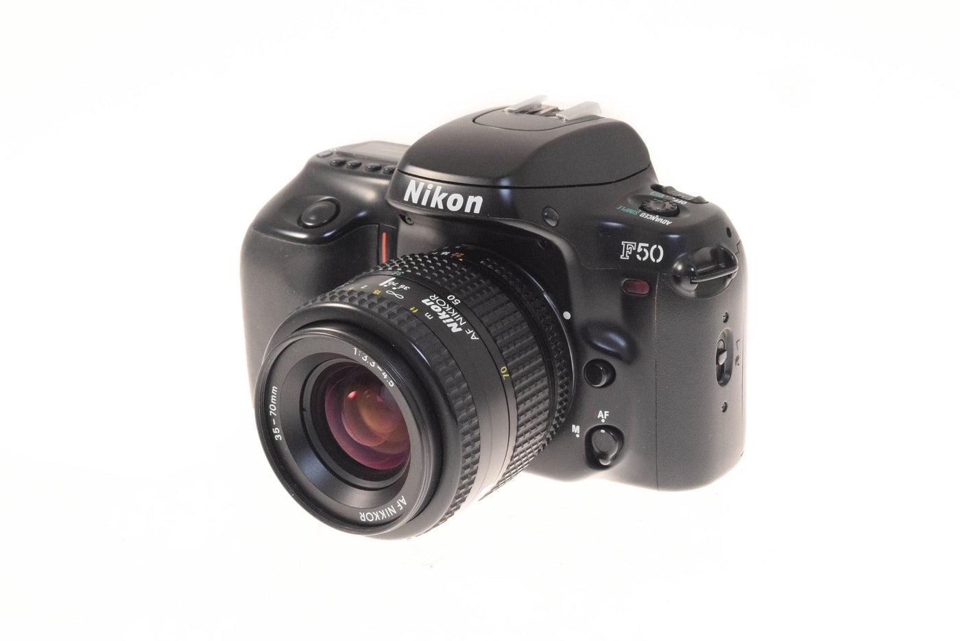 Nikon F50 + 35-70mm f3.3-4.5 AF Nikkor Lens · hoofdafbeelding