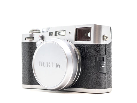 Fujifilm X100F - segunda mano - excelente estado - detalle 3 de 5 - SKU 3705332 - Camera Market