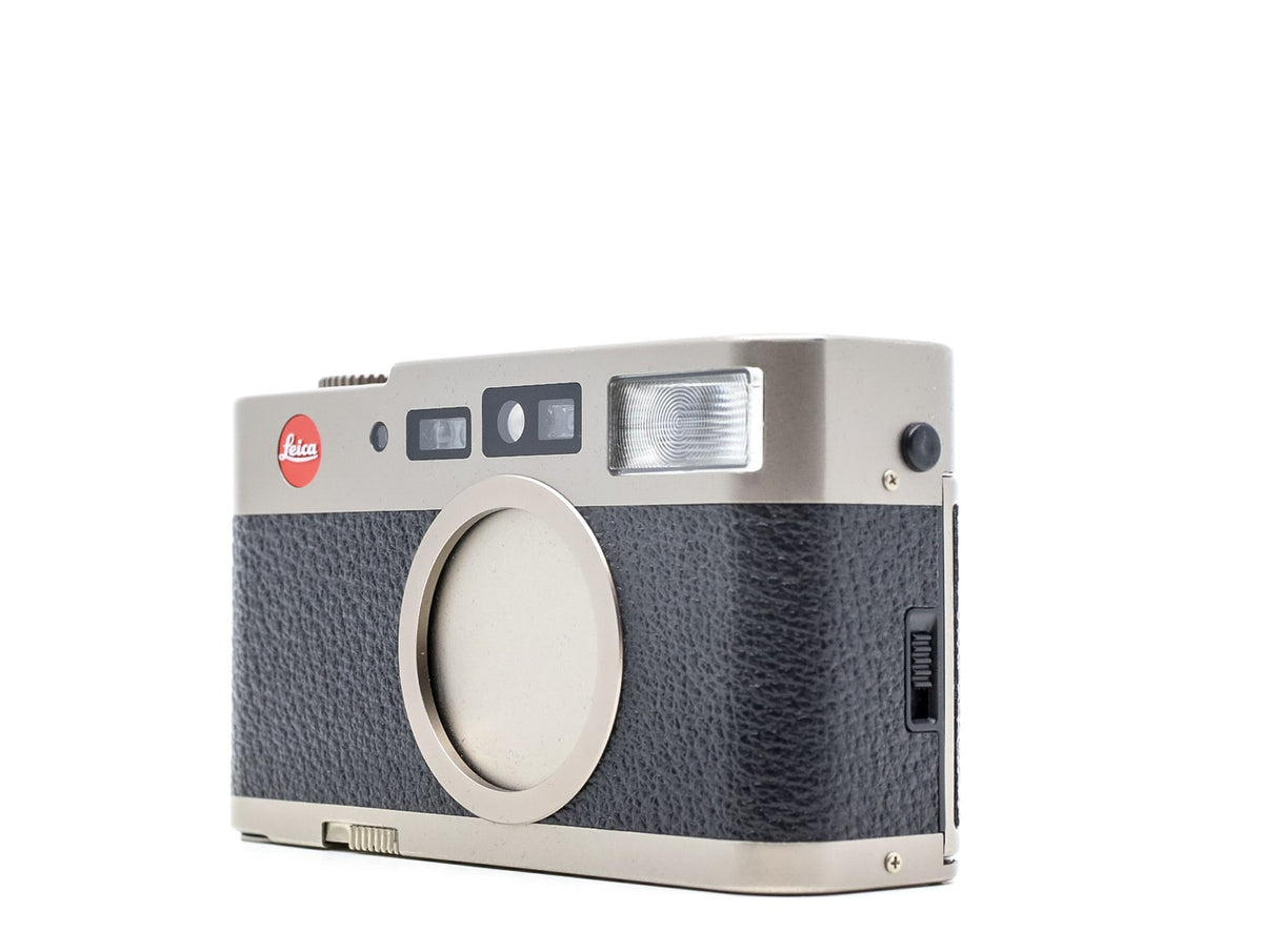 Leica CM · hoofdafbeelding