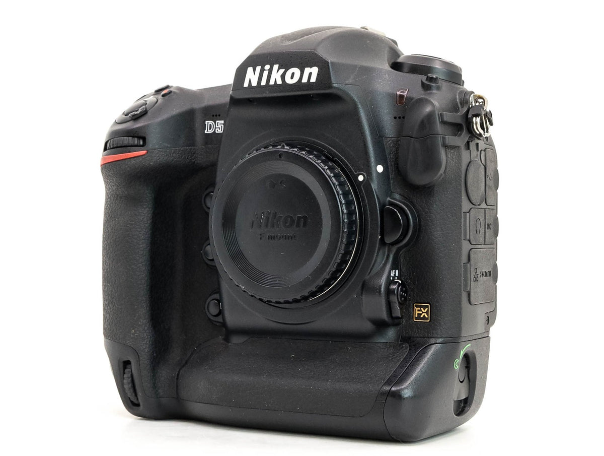Nikon D5 (Dual CF) · hoofdafbeelding