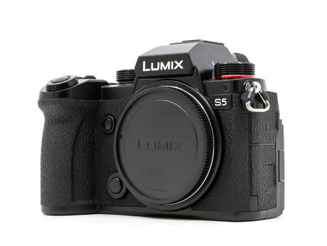 Panasonic Lumix DC-S5