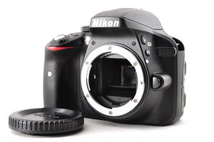 Nikon D3300 24,1 MP DSLR AF-S DX 18-55 mm f/3,5-5,6 G ED II