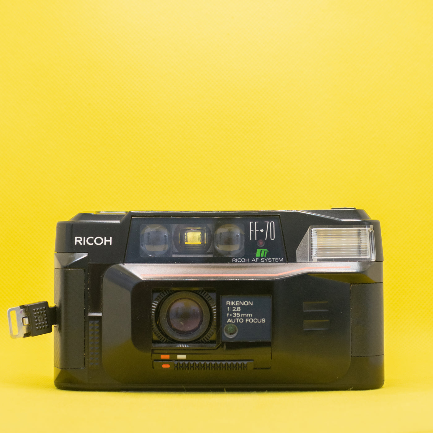 Ricoh FF70 F2.8 - 35mm Filmcamera · main image